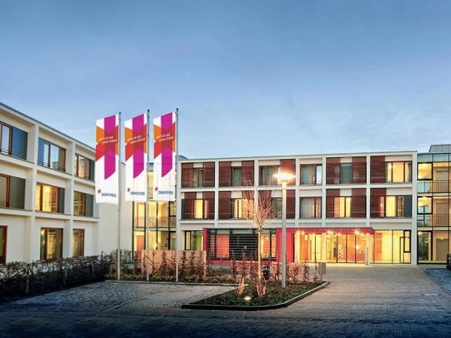 neu_gebauede_fahnen-kopie-720x540-q95-720x540