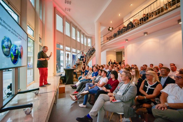 Echt!jetzt! &ndash; Wie wir die Welt mittels der Digitalisierung retten k&ouml;nnen.
